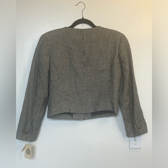 Stephen Douglass LTD Crop Padded Blazer - Picture 5 of 14